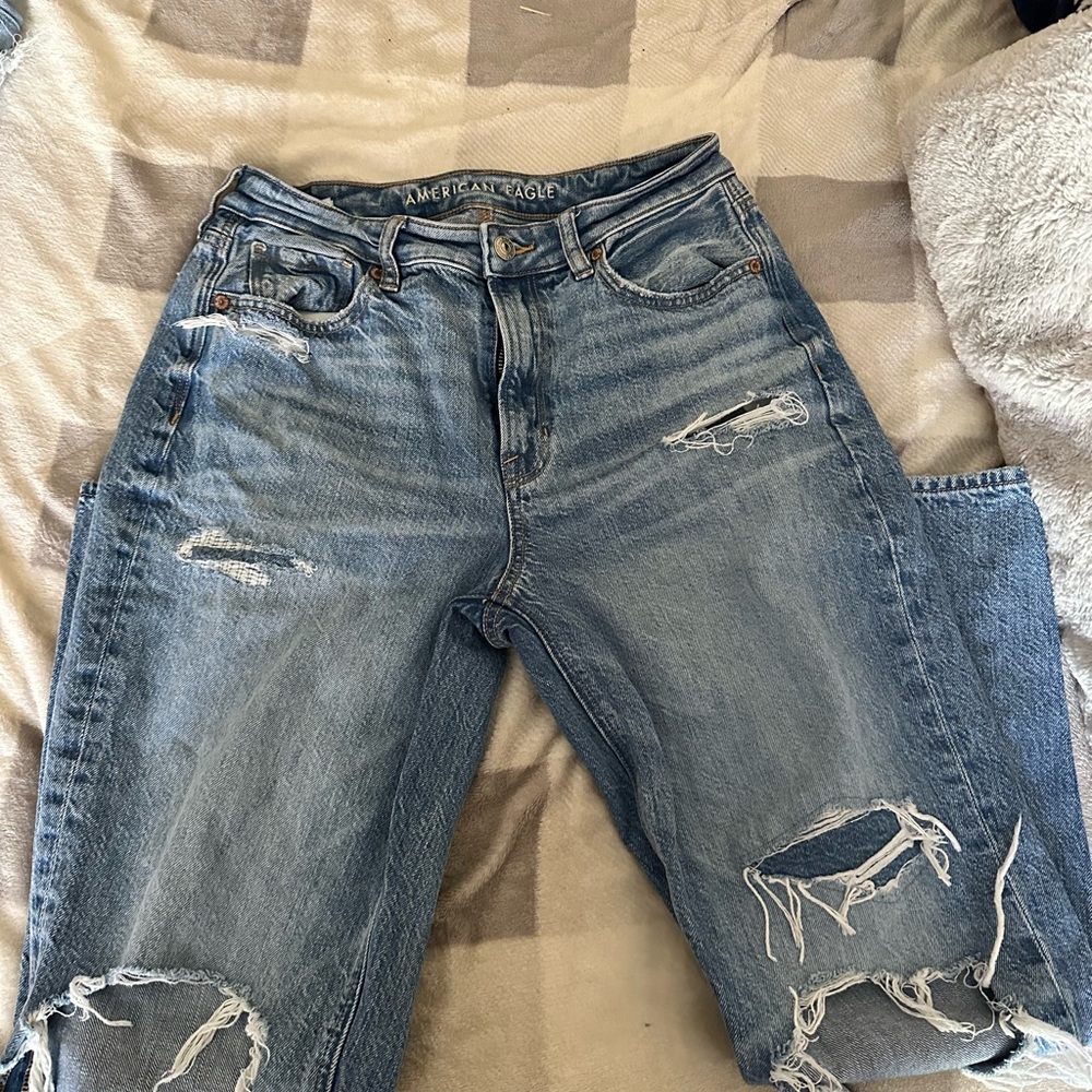 American Eagle Size 6 Mom jeans